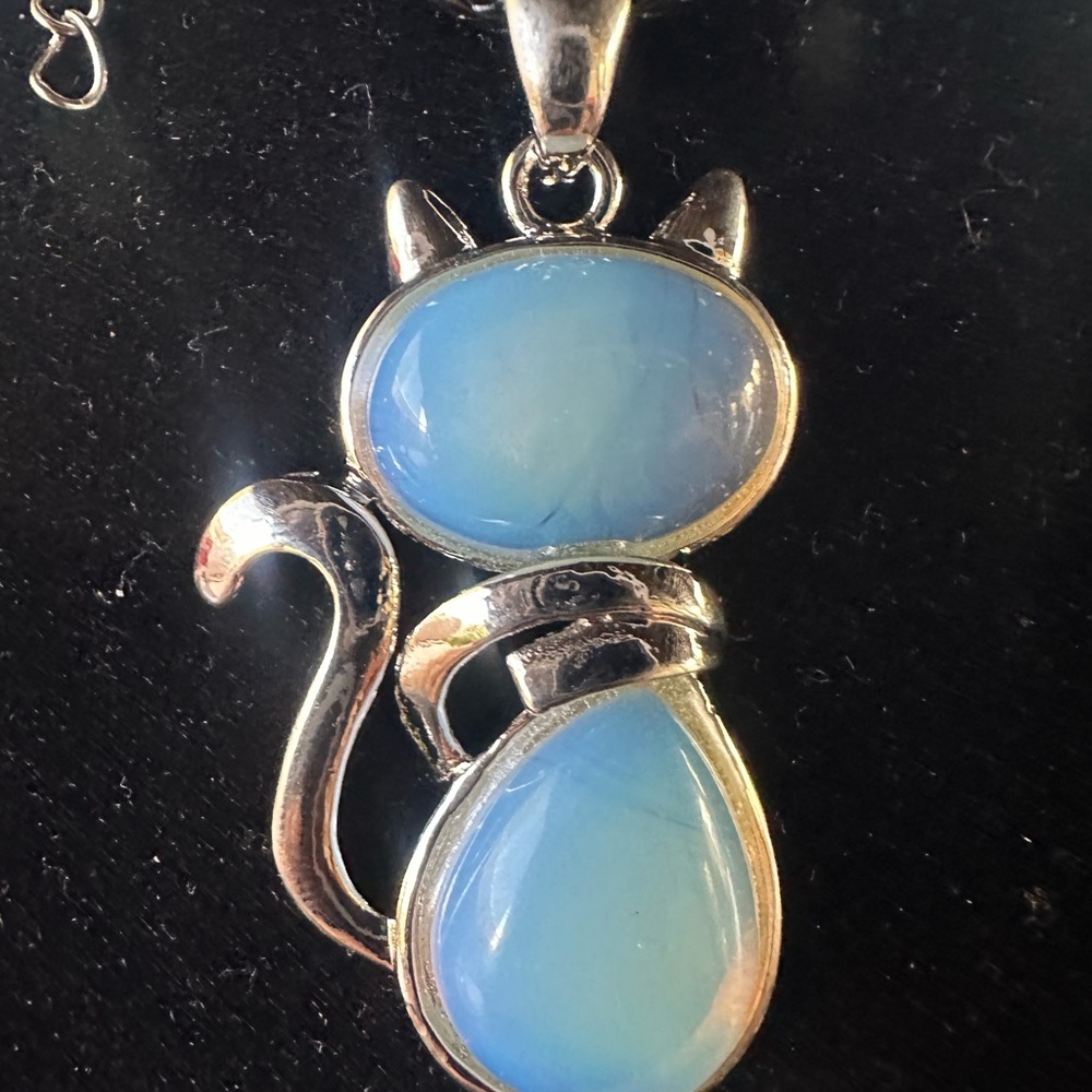 Charms - Picture 6 of 11